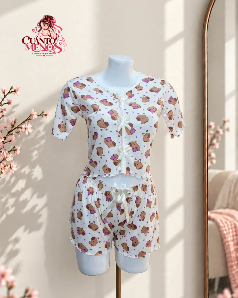 Pijama Capibaras Dulces – Set Top + Short Estampado Capibara Pijama 2 Piezas – Tela Rib – Estampado Capibaras Talla L