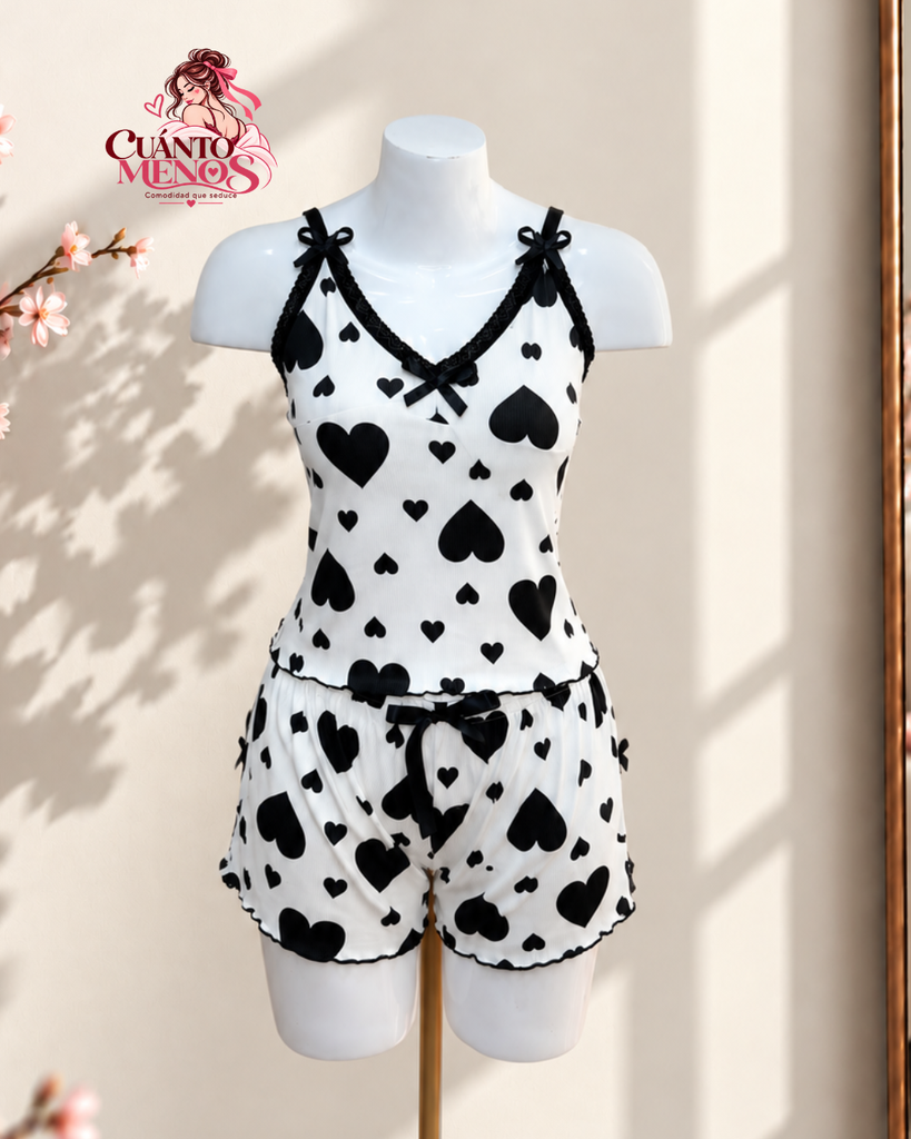 Pijama Corazones Negros – Set Top + Short Pijama 2 Piezas – Talla L – Blanco con Negro – Tela Rib