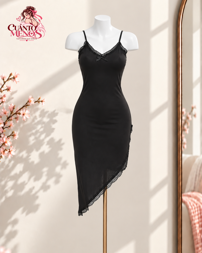Vestido Lencero Noir – Pijama Satin con Abertura Alta y Encaje Talla M – Negro