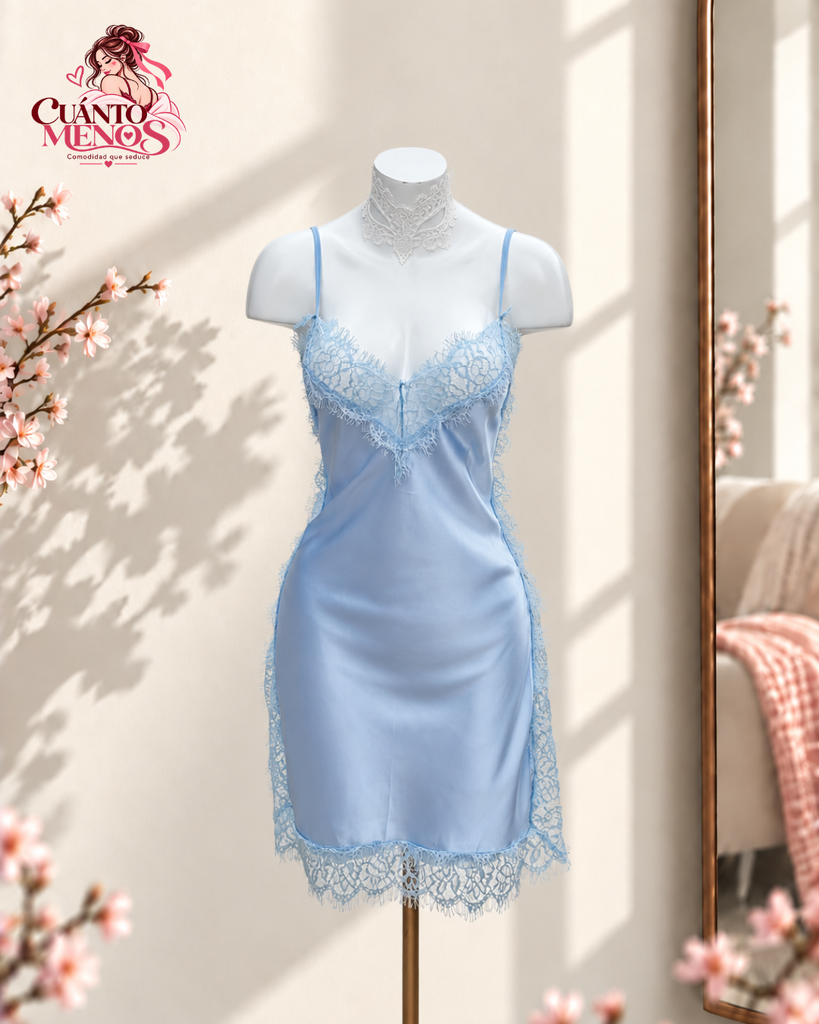 Charlaine Celeste – Batita Satin con Encaje + Antifaz Blanco Talla M/L – Color Celeste Bebé – Seda Satinada